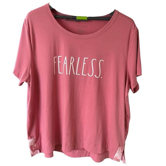 Rae Dunn Women's 1X Pink "FEARLESS" Graphic T-Shirt Casual Spring - Picture 3 of 6